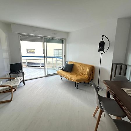 Spacieux Deux Pieces En Front De Mer Pour 4 Personnes Ref Plage 12 Saint-Raphaël Exterior foto